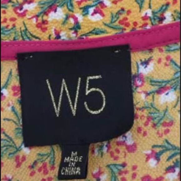 Blouse Medium W5 Ruffled taper Sleeve ruffle should pit-pit=21” length=23” C3047 - Picture 5 of 5